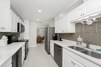 363 Harbor Dr in Cape Canaveral, FL - Building Photo - Building Photo