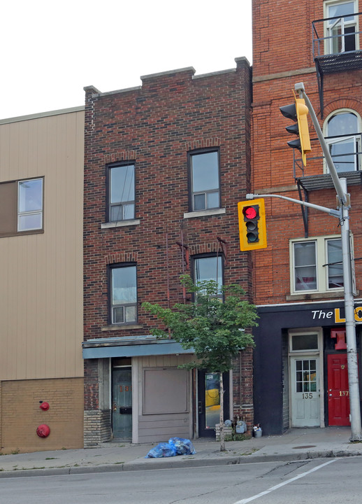 133 John St S in Hamilton, ON - Building Photo