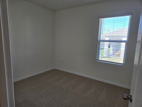 1325 Derry Ave in Haines City, FL - Building Photo - Building Photo