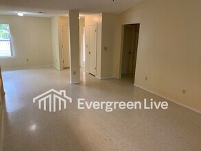 102 Pembroke Ct in Raeford, NC - Building Photo - Building Photo