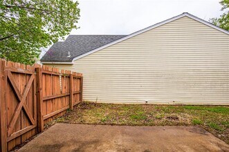 2516 W Ash St in Rogers, AR - Building Photo - Building Photo