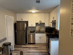 Room in Duplex on New Dawn Ct in Jonesboro, GA - Building Photo - Building Photo