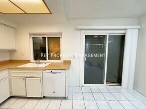 4770 S Topaz St, Unit #63 in Las Vegas, NV - Foto de edificio - Building Photo