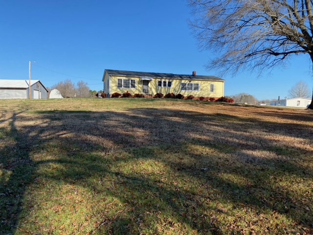 12591 Big Lick Rd in Stanfield, NC - Foto de edificio