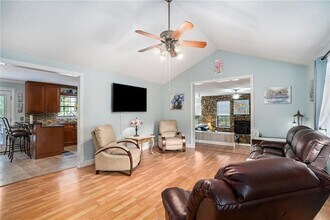 6228 Lively Way in Cumming, GA - Building Photo - Building Photo