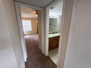 1916 Lake Atriums Cir in Orlando, FL - Building Photo - Building Photo
