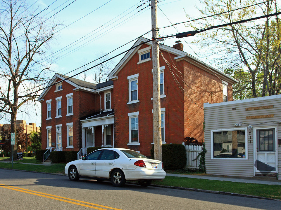 201 Saint Clair St in Painesville, OH - Building Photo