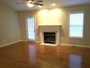 4 Forsythia Ct in Greensboro, NC - Building Photo - Building Photo