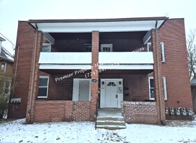 1423 Beaver Rd in Ambridge, PA - Building Photo