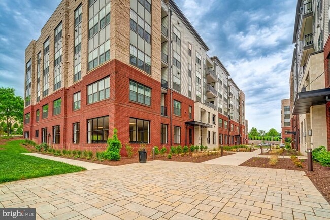 property at 102 St Ives Pl