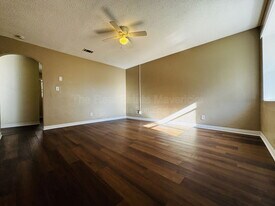 5601 Belaire Dr in Chattanooga, TN - Building Photo