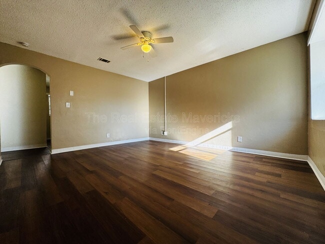 property at 5601 Belaire Dr