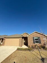 10509 SW 41st St in Mustang, OK - Building Photo - Building Photo