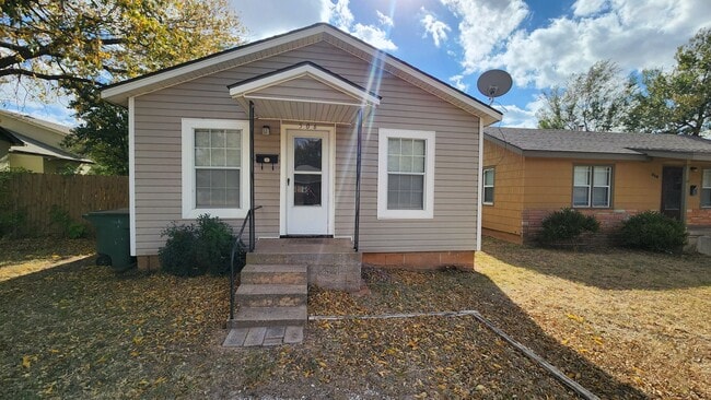 property at 506 W 2nd St