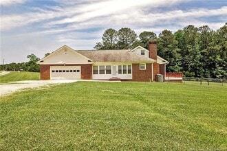 329 Eddies Ln in Fayetteville, NC - Building Photo - Building Photo