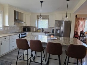 838 Pepperidge Rd in Westbury, NY - Building Photo - Building Photo