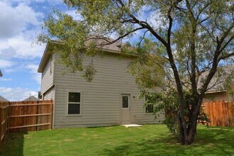 10726 Goose Way in San Antonio, TX - Building Photo - Building Photo