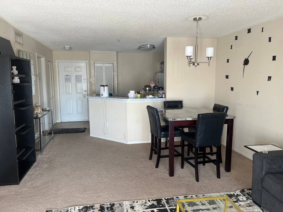 6243 Bent Pine Dr, Unit apt 822b in Orlando, FL - Foto de edificio