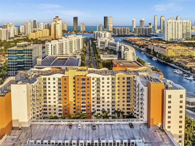 18800 NE 29th Ave, Unit 822 in Aventura, FL - Building Photo