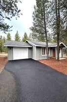 51313 Mitts Way in La Pine, OR - Building Photo