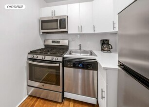 120 E 19th St in New York, NY - Building Photo - Building Photo