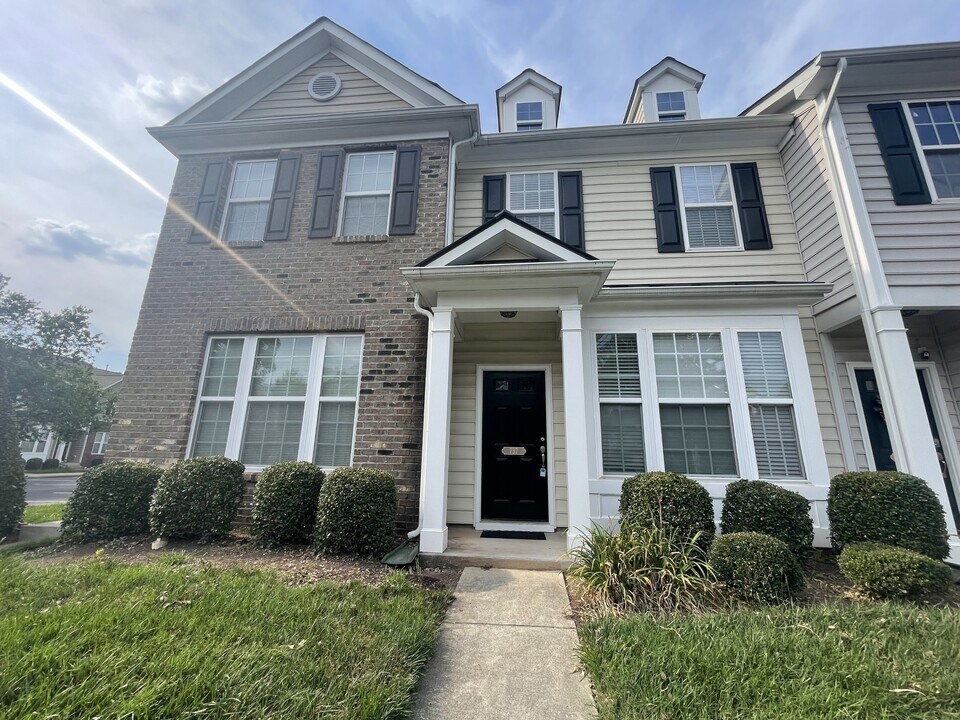 737 Cupola Dr in Raleigh, NC - Building Photo