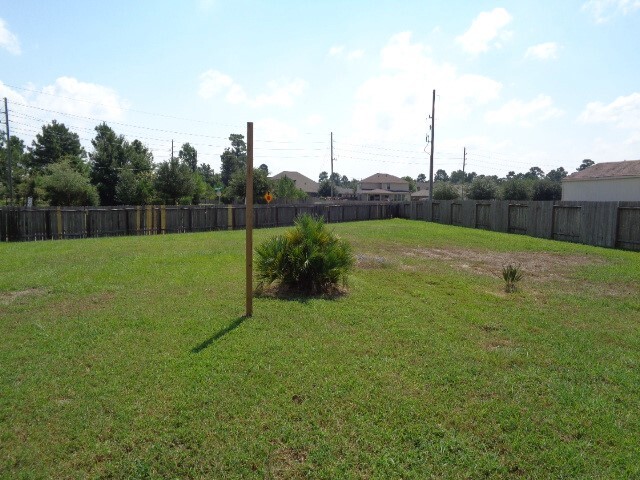 106 Hillandale Ct in Magnolia, TX - Building Photo - Building Photo