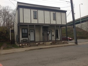 611-613 Arch St in Carnegie, PA - Building Photo - Building Photo