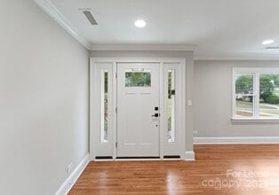 1121 S Edgemont Ave in Gastonia, NC - Building Photo - Building Photo