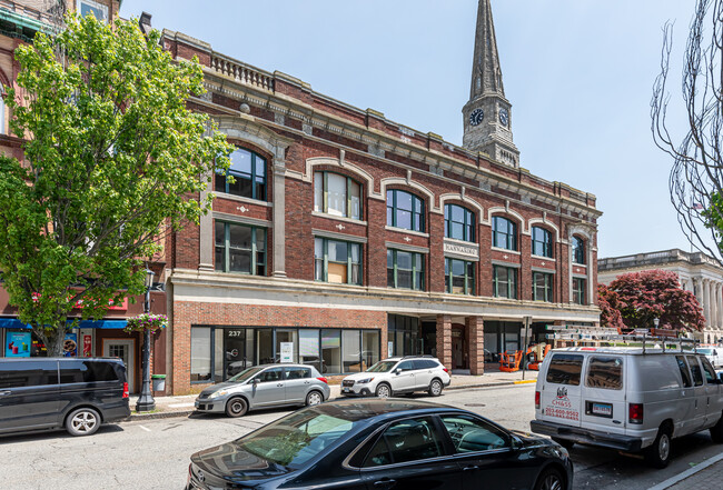 Manwaring Apartments in New London, CT - Foto de edificio - Building Photo