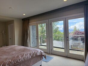 6841 Burns St in Burnaby, BC - Building Photo - Building Photo