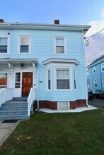 55 Forest Ave, Unit 3 in Everett, MA - Foto de edificio - Building Photo