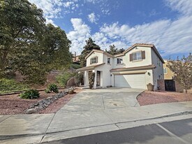 748 Kirkwall Dr in San Marcos, CA - Building Photo