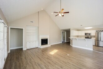 495 Fairway Ct in Newnan, GA - Building Photo - Building Photo