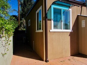 8911 Amigo Ave in Los Angeles, CA - Building Photo - Building Photo