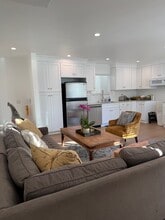 22105 1/2 Dolores St in Carson, CA - Foto de edificio - Building Photo