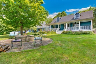 492 Willow Brook Rd in Clinton Corners, NY - Building Photo - Building Photo