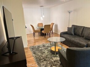 680 N Ashurst Ct in Palm Springs, CA - Building Photo - Building Photo