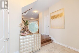 942 Guinness Cres in Ottawa, ON - Building Photo - Building Photo