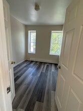 1057 E Main St in Bridgeport, CT - Foto de edificio - Building Photo