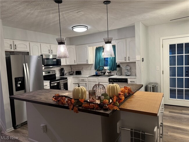 property at 2713 Smith Rd