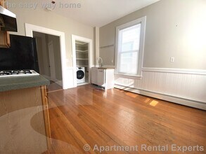 20 Park Ave, Unit Park Ave Townhouse in Somerville, MA - Foto de edificio - Building Photo