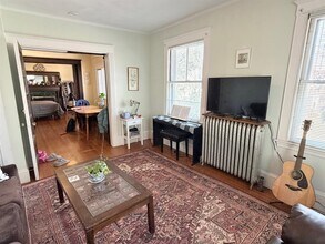 79 College Ave, Unit 2 in Somerville, MA - Foto de edificio - Building Photo