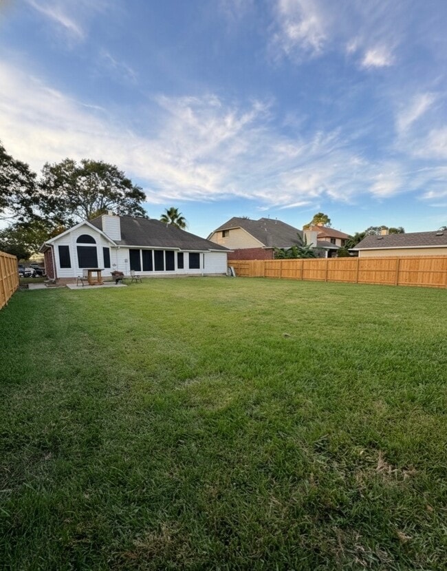 3615 Somerton Dr in La Porte, TX - Building Photo - Building Photo