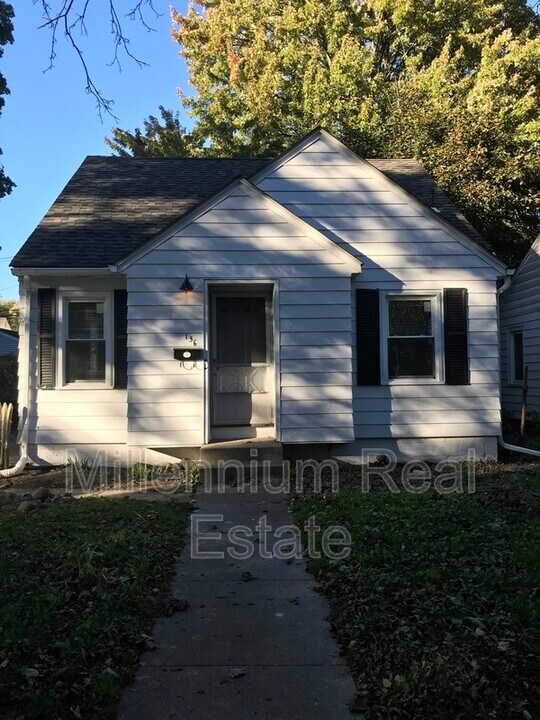 136 E Hopkins Ave in Pontiac, MI - Building Photo