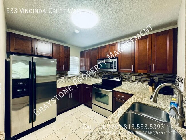 533 Vincinda Crest Way in Tampa, FL - Building Photo - Building Photo