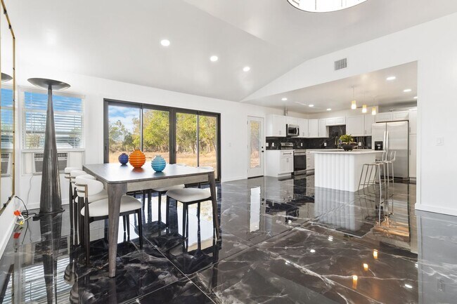 1092 TX-46 in New Braunfels, TX - Building Photo - Building Photo