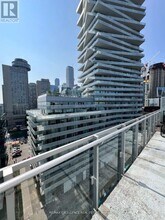 29 Queens Quay E in Toronto, ON - Building Photo - Building Photo