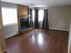 1600 Eastridge Dr in Anchorage, AK - Building Photo