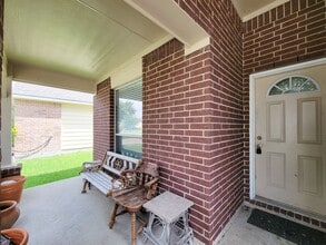 2131 Cold River Dr in Humble, TX - Foto de edificio - Building Photo